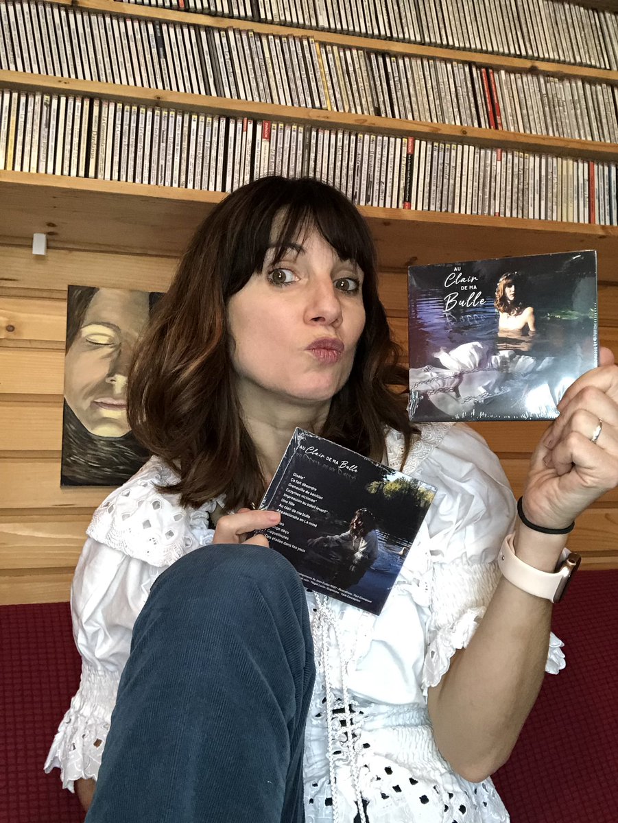 MagaliLucie's tweet photo. Hé! Ç’est dans les bacs depuis hier déjà! Et j’avais oublié de vous le dire en plus ! 😅 https://t.co/QD8xpsgvuE