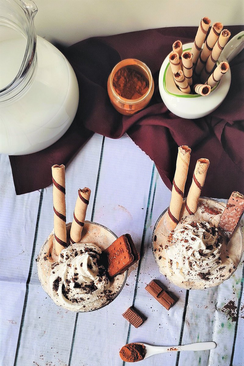 gravyflavour's tweet photo. Chocolate Milkshake Recipe
#recipes #Foodies #ValentinesDay 

recipe- https://t.co/cFoJCnrEId https://t.co/xeWD62XQRq