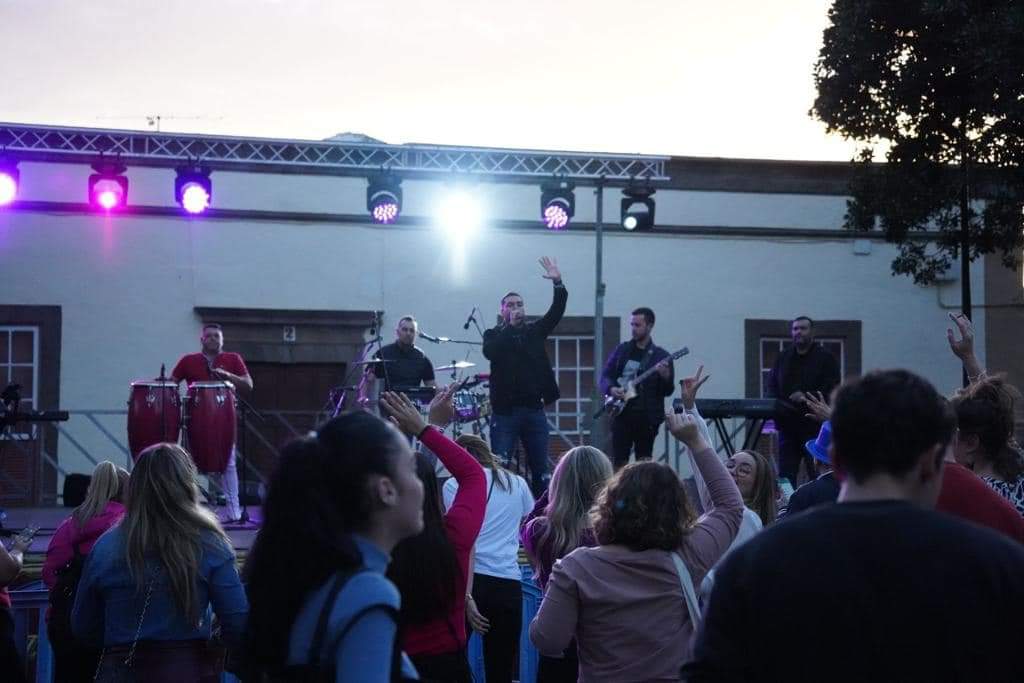 PedroMRodg's tweet photo. Gran participación de nuestros jóvenes en la Fiesta Olímpica Universitaria celebrada ayer en nuestra Plaza Grande.

#SantaMaríadeGuía #UFPC https://t.co/Cf9malcs9m