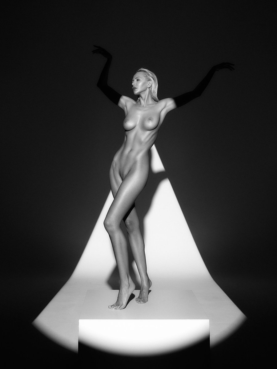 Weekend vibes with a Goddess 🌪️