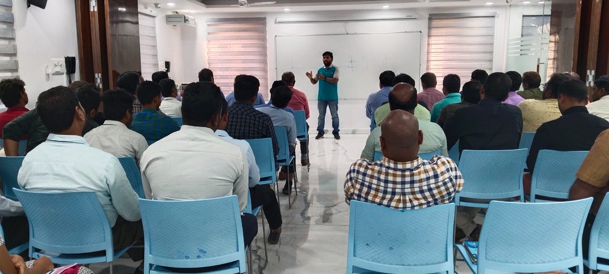 HoneyyGroup's tweet photo. Day 3 of new employee training has been a great learning to all the participants. We are glad to have addressed them today.
#NewEmployees #EmployeeTraining #realestateexpert #NewEmployeeTraining #FutureGoals #Leaders #Growth #careergrowth https://t.co/0QBQ0pZVld