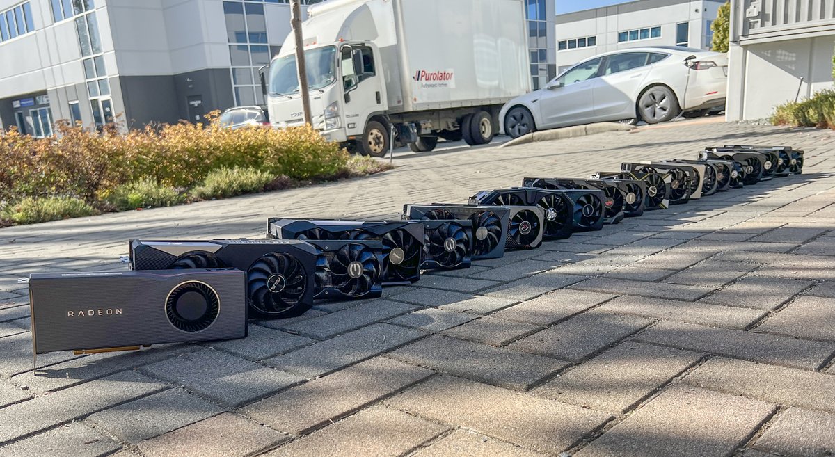 Linus Tech Tips tweet media