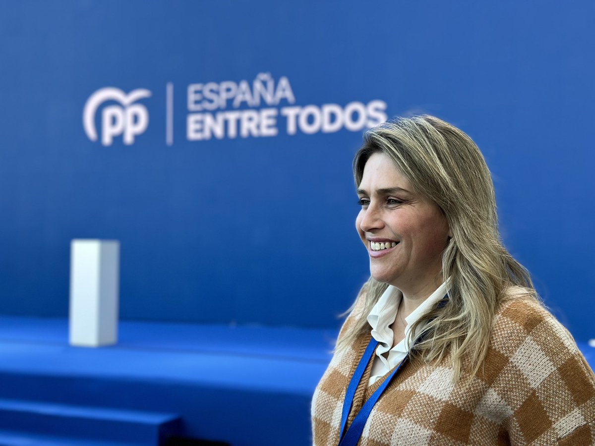 barrachinaMarta's tweet photo. Construyamos la mejor España entre todos. 🇪🇸
#IntermunicipalPP #CastellónEntreTodos https://t.co/QXPivDOnoE