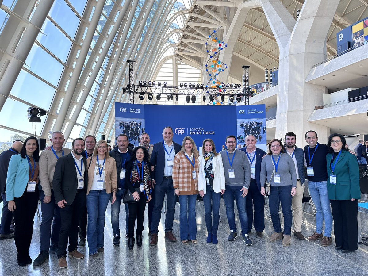 barrachinaMarta's tweet photo. Construyamos la mejor España entre todos. 🇪🇸
#IntermunicipalPP #CastellónEntreTodos https://t.co/QXPivDOnoE