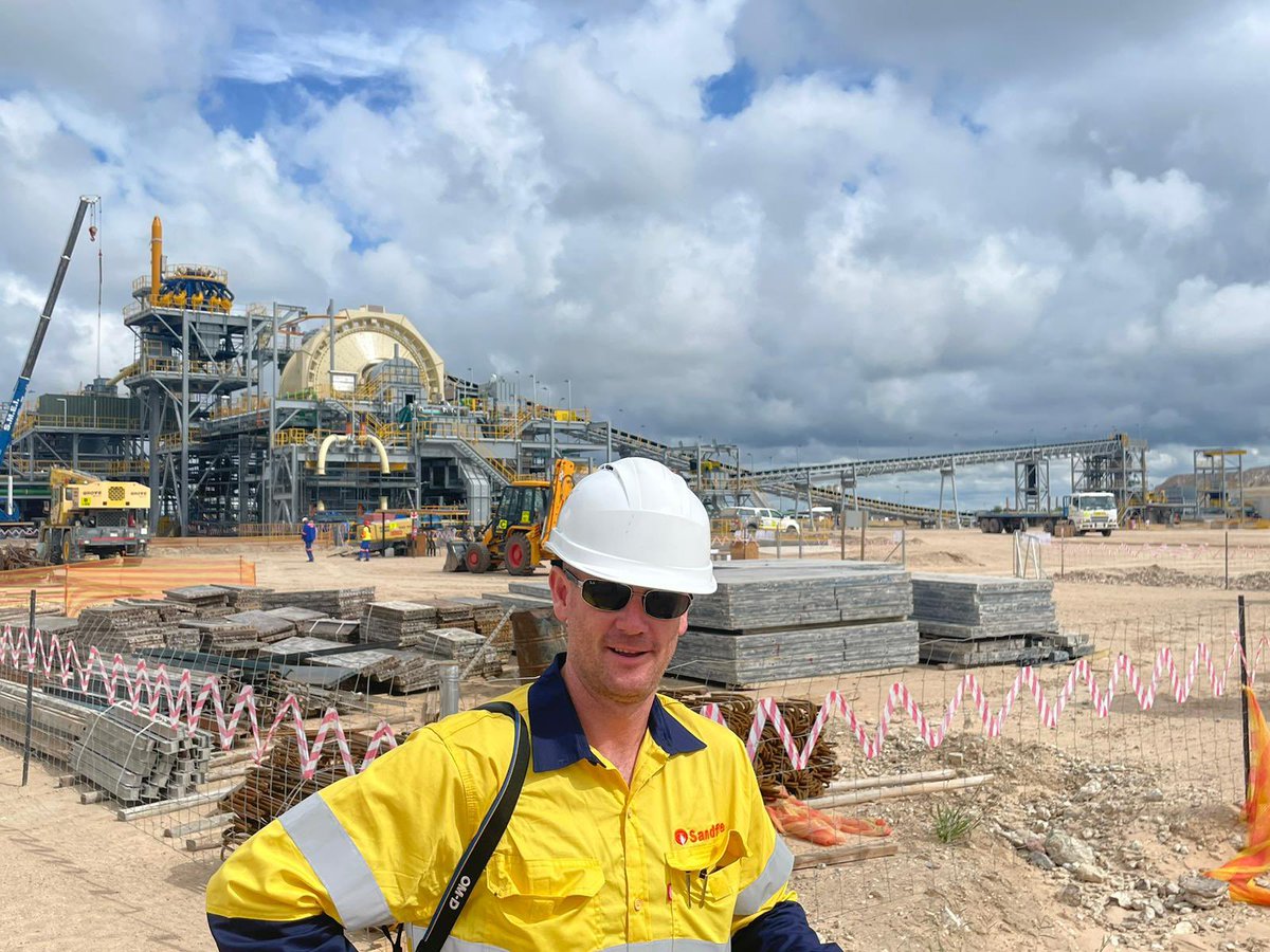 Paydirt_Media's tweet photo. Only two more sleeps until #Indaba23 gets under way!
The pre-conference site visits are continuing before the main event begins in Cape Town. Today our esteemed editor @DominicPiper was checking out the upcoming Motheo copper mine in Botswana with the @SandfireResLtd team. https://t.co/iVfJwzItW0