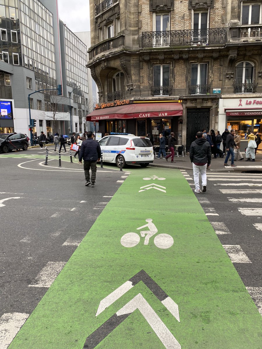 sebfaureUX's tweet photo. Si on se demande pourquoi mettre en œuvre des pistes cyclables, la police municipale de @VilledePantin apporte une réponse éclairante. cc @PeSPantin_LePre https://t.co/i2YDWqdKEV