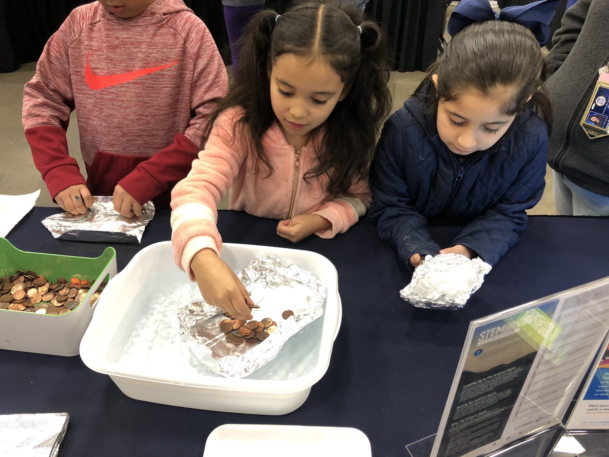 bbarron21's tweet photo. Dallas kids having fun building boats at the DISD STEM Expo @DallasisdSTEM @DallasISDSupt @stej_sanchez  @STEMscopes https://t.co/0WnGfMCgvK