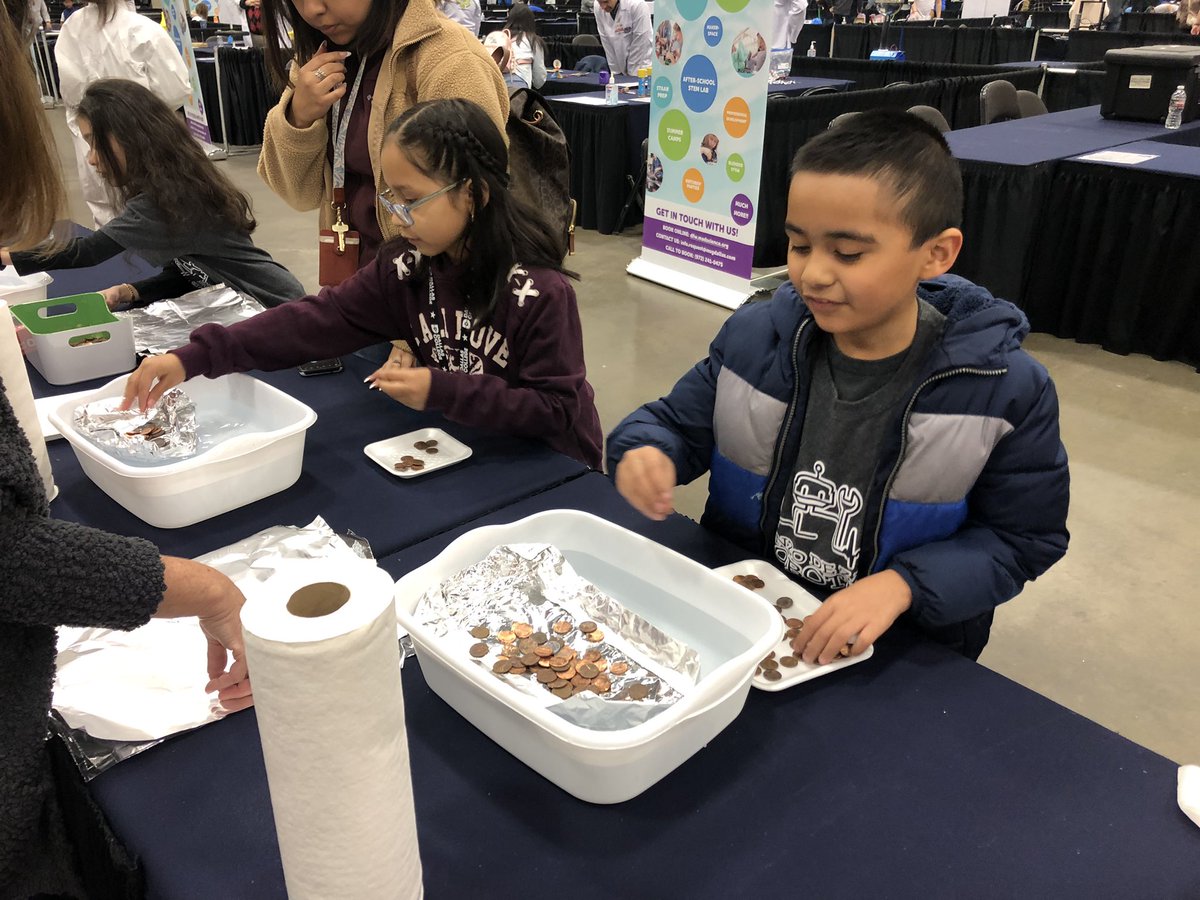 bbarron21's tweet photo. Dallas kids having fun building boats at the DISD STEM Expo @DallasisdSTEM @DallasISDSupt @stej_sanchez  @STEMscopes https://t.co/0WnGfMCgvK