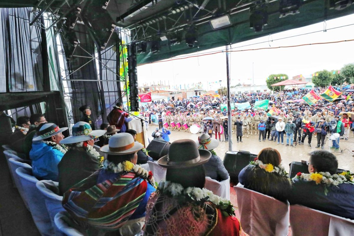 LuchoXBolivia's tweet photo. Participamos en un acto especial por el 21 aniversario de nuestro querido municipio de Soracachi. Con trabajo y obras festejamos a esta hermosa tierra que, con su importante producción, abastece de alimentos al departamento de #Oruro y al país entero.
¡Felicidades Soracachi! https://t.co/uLhcKekqFV