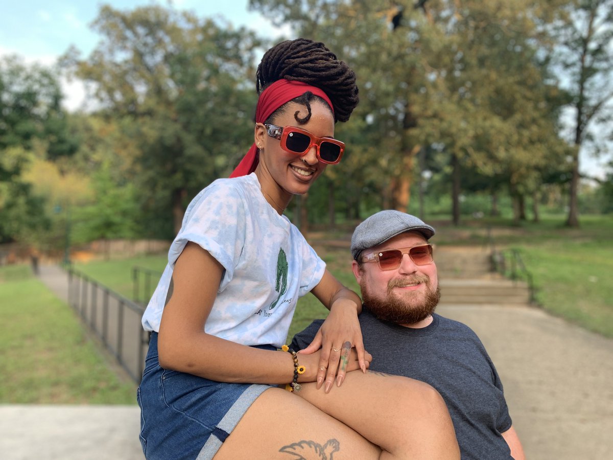 solerabrand's tweet image. It’s small business Saturday. Show some love to small black businesses today! 

You can support us here solerabrand.com