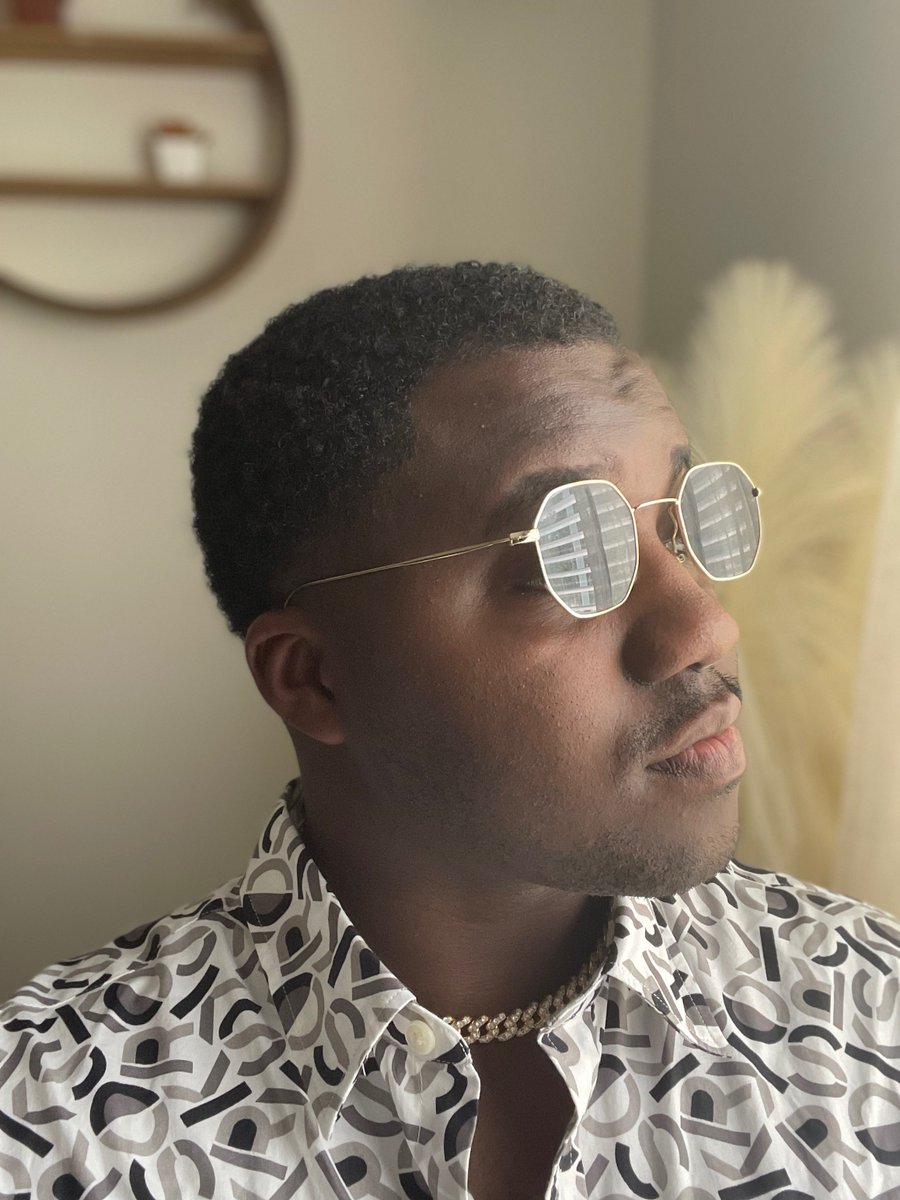 solerabrand's tweet image. It’s small business Saturday. Show some love to small black businesses today! 

You can support us here solerabrand.com