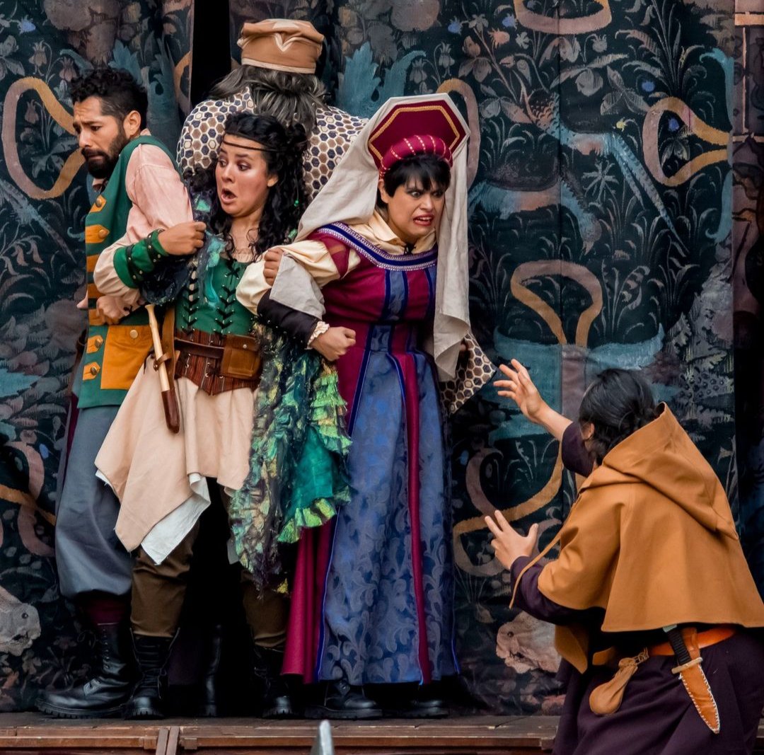 🔊ATENCIÓN 🔊
¡Nos quedan sólo dos fines de semana!
Se va "El Sendebar:La cruzada de una fémina ilustrada"
No se queden con las ganas de ver esta obra increíble 😃🎭
Sá/Do 11hrs
#CCU <a href="/teatrounam/">Teatro UNAM</a> 
#FelizSabado 
<a href="/Sabandijapalaci/">Mariana Hartasánchez</a> <a href="/CulturaUNAM/">CulturaUNAM</a>