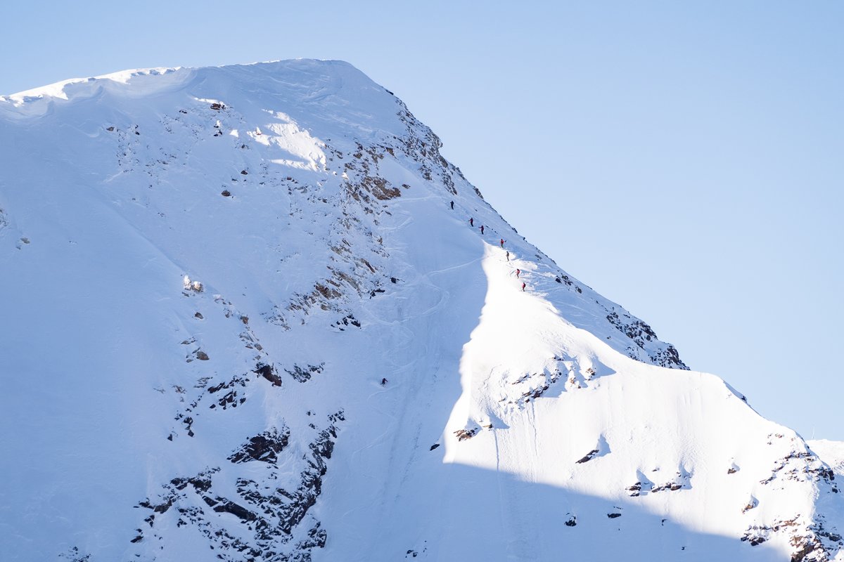 Snowbird's tweet photo. We’ve been skiing the bucket list lines of our dreams all week.

Thanks to one of the snowiest winters in decades and hard work from mountain operations and ski patrol, we've opened unique terrain for the first time in years. #ADifferentBreed https://t.co/eEWkq8Mk4t