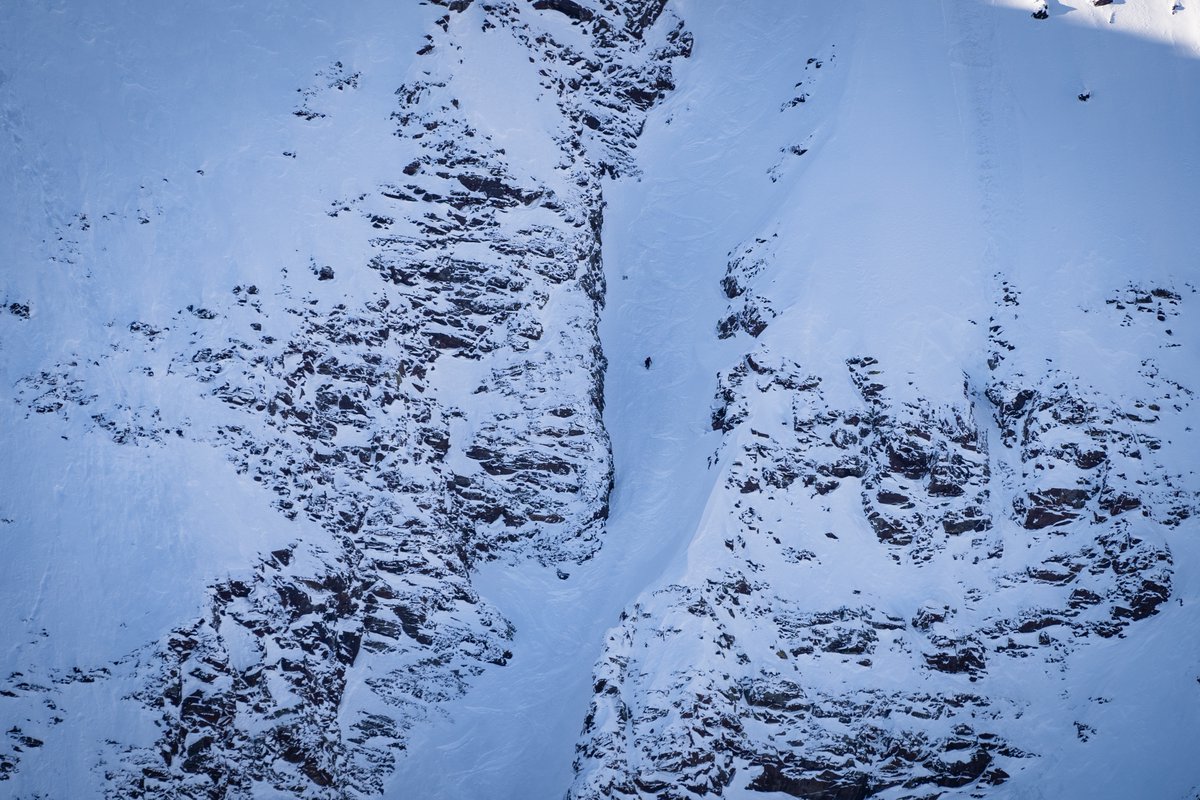 Snowbird's tweet photo. We’ve been skiing the bucket list lines of our dreams all week.

Thanks to one of the snowiest winters in decades and hard work from mountain operations and ski patrol, we've opened unique terrain for the first time in years. #ADifferentBreed https://t.co/eEWkq8Mk4t