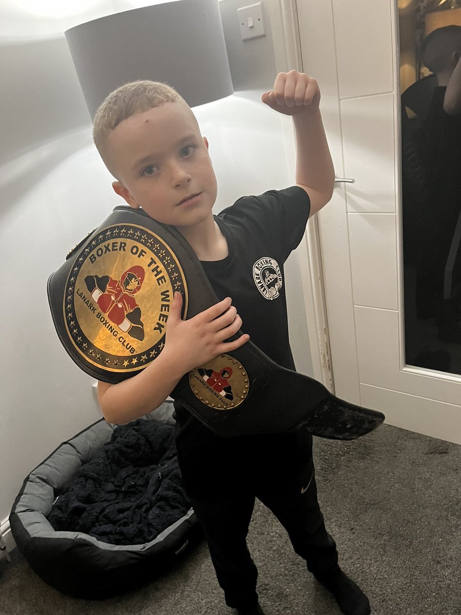 janpaterson12's tweet photo. @LanarkPrimary Supper proud of Robbie getting boxer of the week @Lanarkboxingclub https://t.co/1TTrjHIvLp