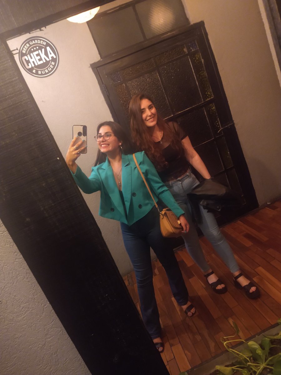 MaleLuciana's tweet photo. 13 años de amistad que lindo! Gracias por tanto, te quiero muchos años más en mí vida amiga!  Te amo 💙
@Ailen_Rusher https://t.co/USohTkK2jm