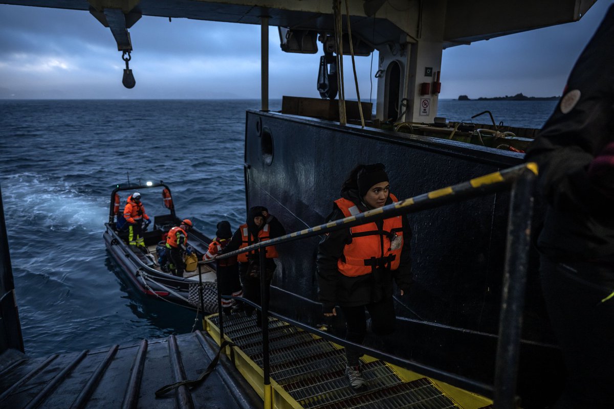 TÜRK BİLİM HEYETİ ANTARKTİKA’YA AYAK BASTI

7. Ulusal Antarktika Bilim Seferi’ne katılan 24 kişilik heyet, 4 ayrı uçak yolculuğu sonrası 13 bin 800 kilometre yol kat ederek 3 günün sonunda 2 ton teknik ekipman ile Beyaz Kıta’ya ulaştı. 

<a href="/TUBITAK_MAM/">TÜBİTAK MAM</a>

sanayi.gov.tr/mh?z1JRk4x0