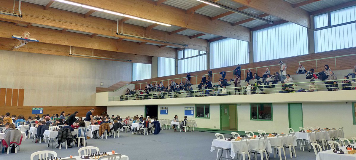 LigueARAEchecs's tweet photo. #ChampionnatARAJeunes 2023 : les rondes sont lancées ! ⏱️

Merci au club @et_check qui accueille ces tournois dans d’excellentes conditions. Beaucoup de public dans les gradins et devant les écrans pour suivre les parties en direct 🖥️

➡️ https://t.co/dQ4PXFNouS https://t.co/bCTI7Zl5wR