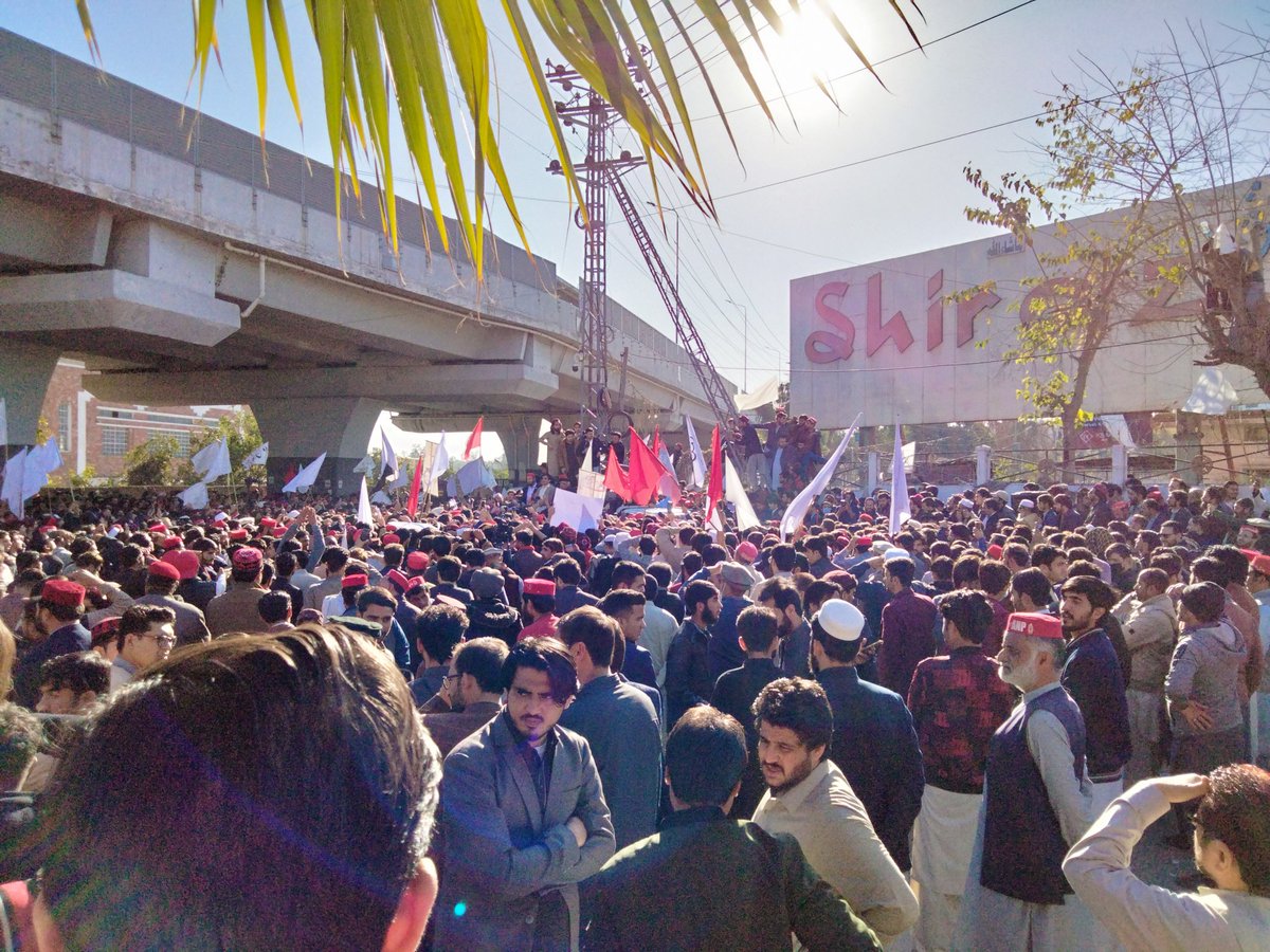 FaheemMrwt's tweet photo. ده پېښور اولس دا خبره ثابته کړه چې مونګ په خپله خاوره امن غواړو✌
#خپله خاوره خپل اختېار
#پيښور_اولسی_پاڅون https://t.co/34emSANGHq