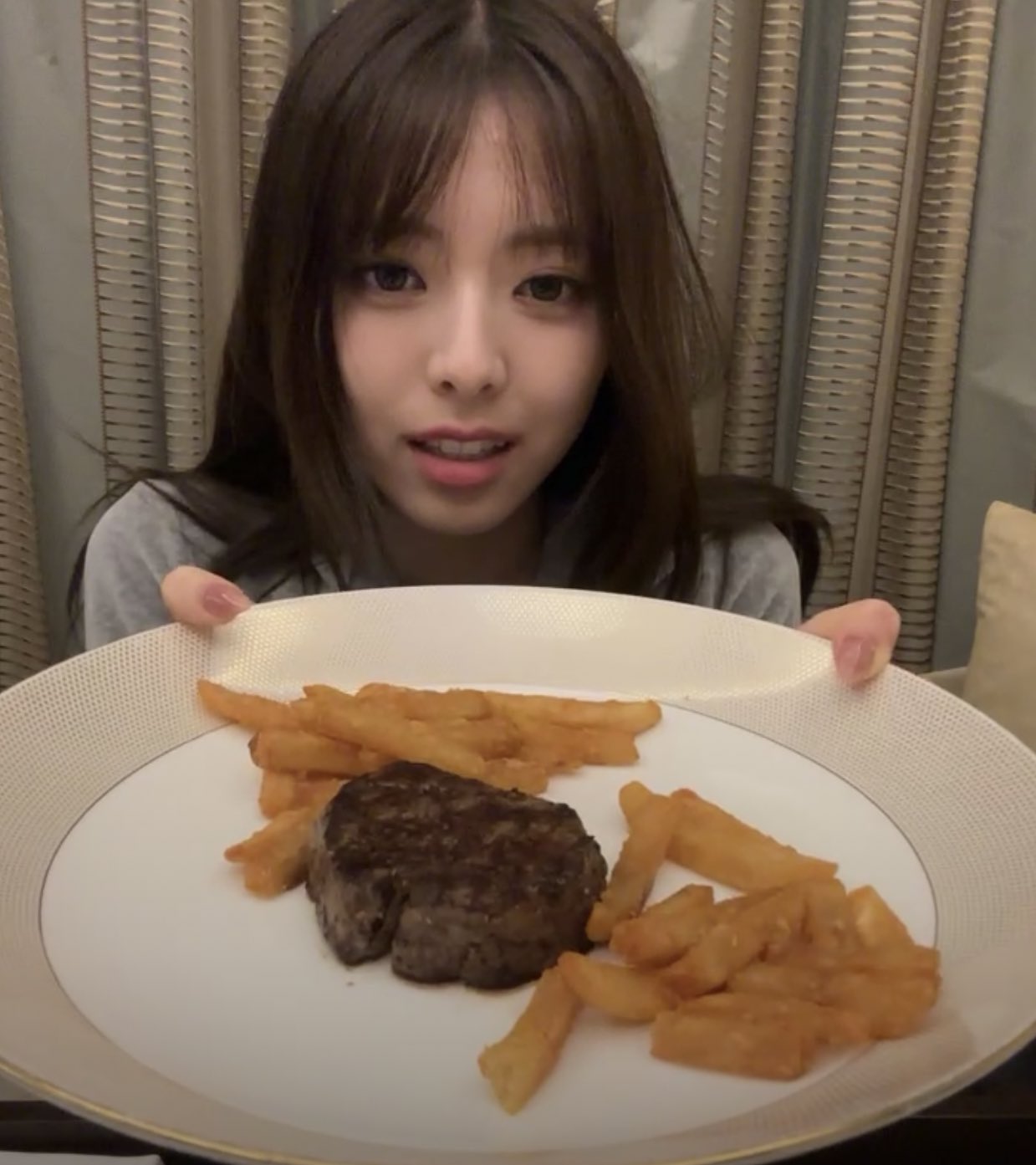 FoIp5blaIAI6d2J?format=jpg&name=large