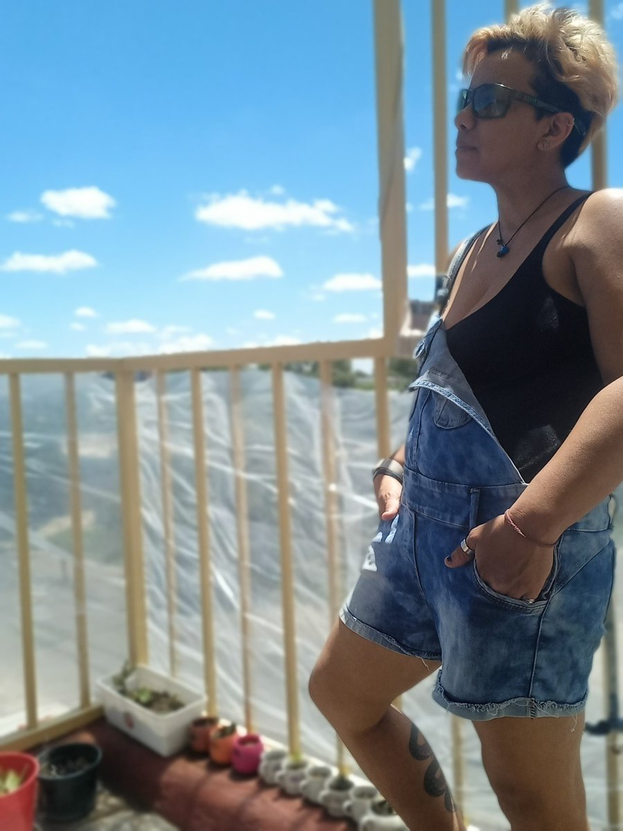 frompainapoetry's tweet photo. My aura is made of poetry, roses and galaxies.
#superamesipodes
#comomevasaperder
#hermosodía
#quedificilseryo
#llamamegolosa
#estanocheterobo https://t.co/Xfg85Sg6gR