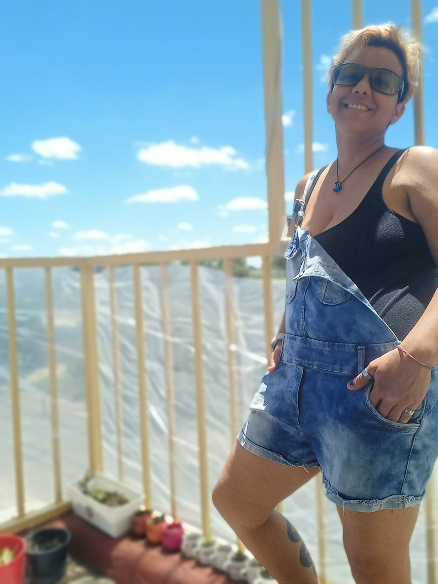 frompainapoetry's tweet photo. My aura is made of poetry, roses and galaxies.
#superamesipodes
#comomevasaperder
#hermosodía
#quedificilseryo
#llamamegolosa
#estanocheterobo https://t.co/Xfg85Sg6gR