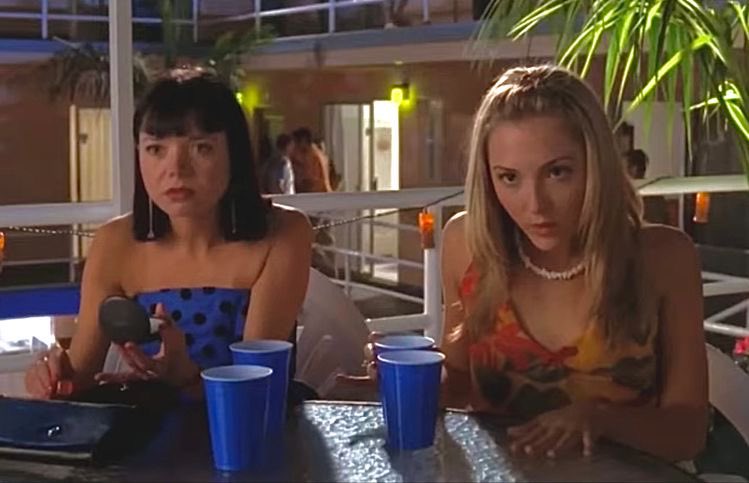 thinkergilmore's tweet photo. 7 seasons + gilmore girls ayitl yet we never got to see louise and madeline meet finn and colin https://t.co/MEj8slslIb