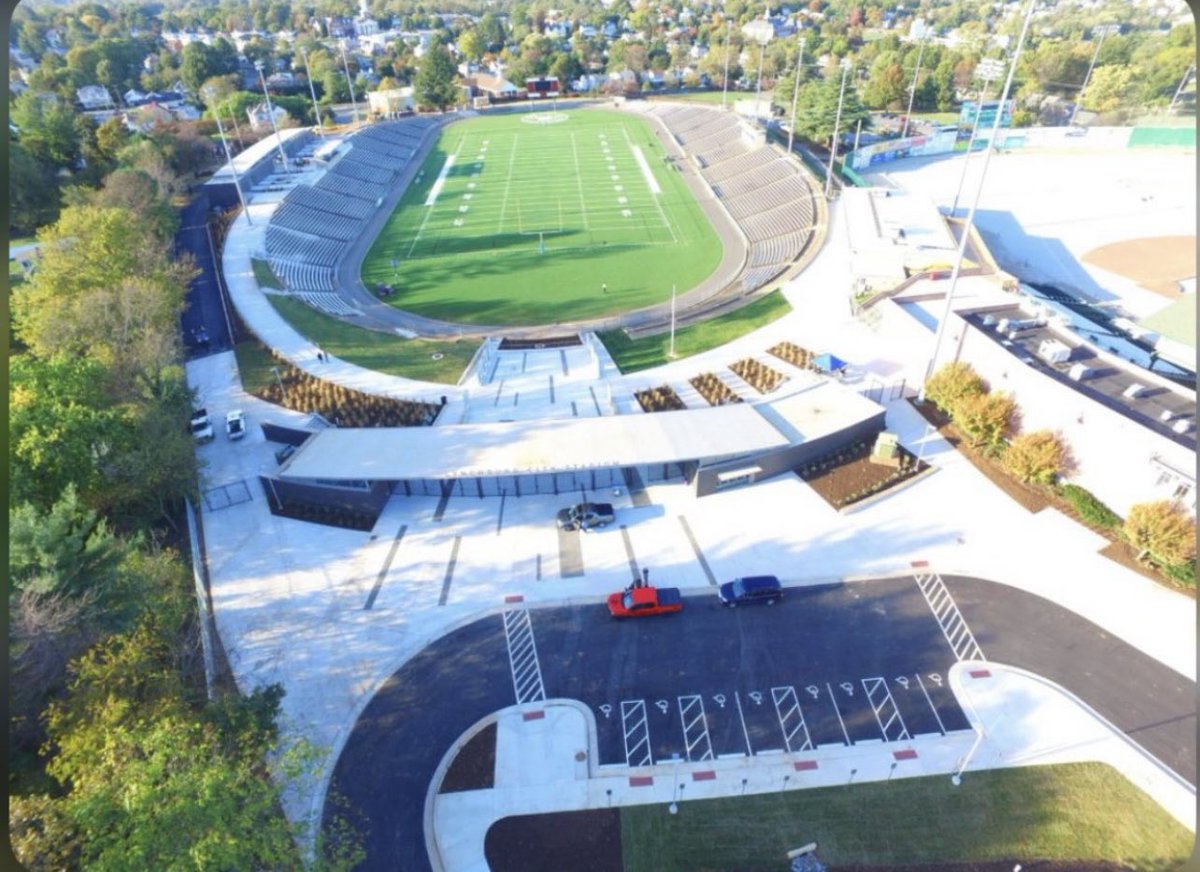 Blessed to receive an offer from Virginia University-Lynchburg! <a href="/CoachCanty_/">Coach Canty</a> <a href="/MPCLoboFootball/">MPC Lobo Football</a> <a href="/ronniepalmer33/">Coach Ronnie Palmer</a>