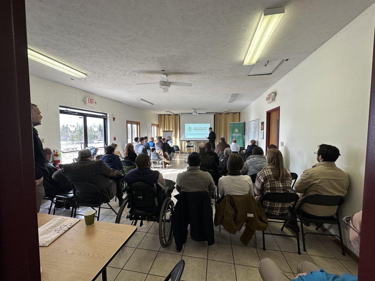 AfpOhio's tweet photo. It might be 🥶 this morning across Ohio, but parents are 🔥 up for #SchoolChoice

Our #WinterWorkshop series continues today in Richfield. 

Equipping families to advocate for Education Opportunity &amp; #BackpackBill

#BuckeyeBlueprint @AFPhq https://t.co/LqHQdjMQl5