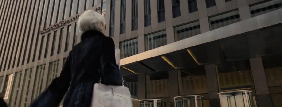 notgwendalupe's tweet image. the best character entrance ever