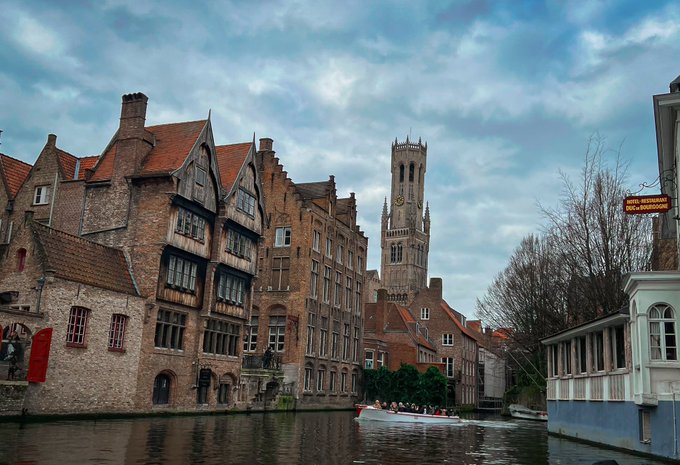 2 pic. Good morning From Bruges ☕️ Had to do a classic "Influencer is traveling right now" morning shot