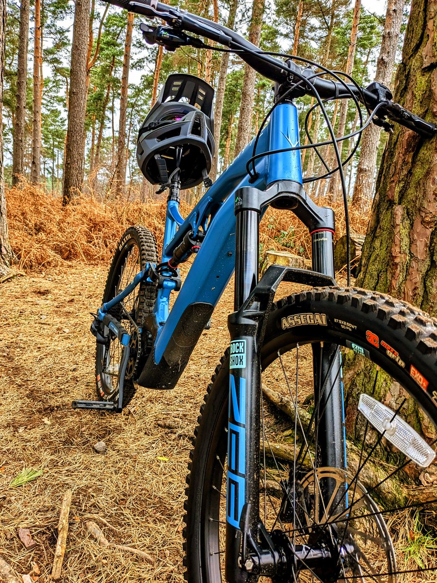 CloudBusiness9's tweet photo. Long ride on the #mountainbikes today through #cannockchase forest. The trails look wonderful at this time of year.... #ebike #ebikes @WhyteBikes #whytebikes #mountainbiking https://t.co/009n3jAuFS
