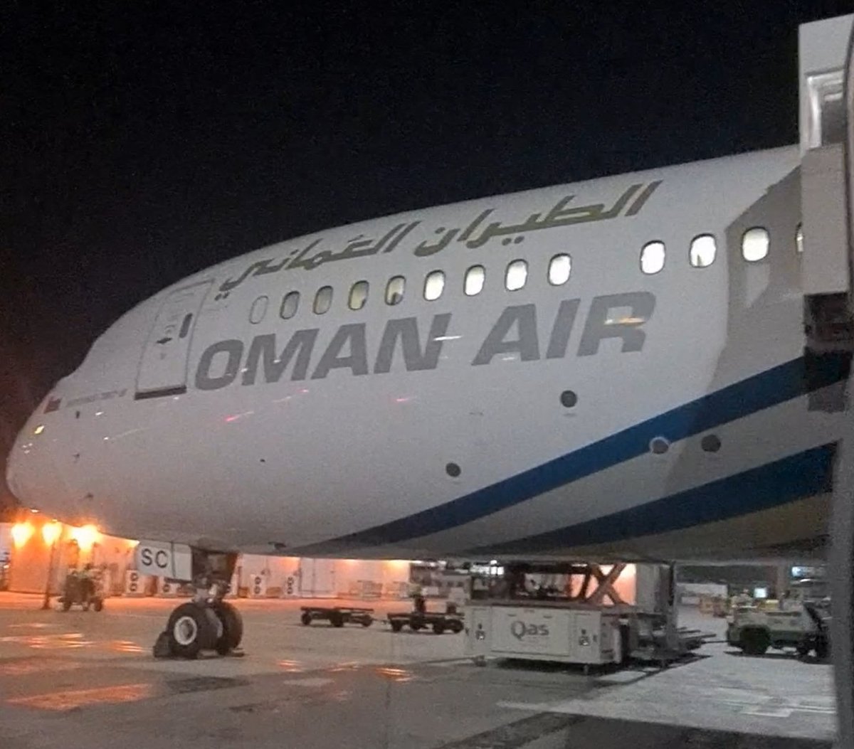 الأخوة في <a href="/omanair/">Oman Air</a> هل ممكن تراجعوا توقيت رحلتكم إلى #خصب 🙃
1) مدة الرحلة ساعة وعشر دقائق
2) رحلة داخلية 
3) الإقلاع 7:40 يعني حضورك. قبل 3 ساعات أو ساعتين مثلا 
4) 5:26 يأذن الفجر ، عاد قيس التبعات الأخرى
لايجي حد يقولي شئ مصلى داخل ، اعرف 
<a href="/CAAOMN/">هيئة الطّيران المدني</a>
#تصويري👇🤓