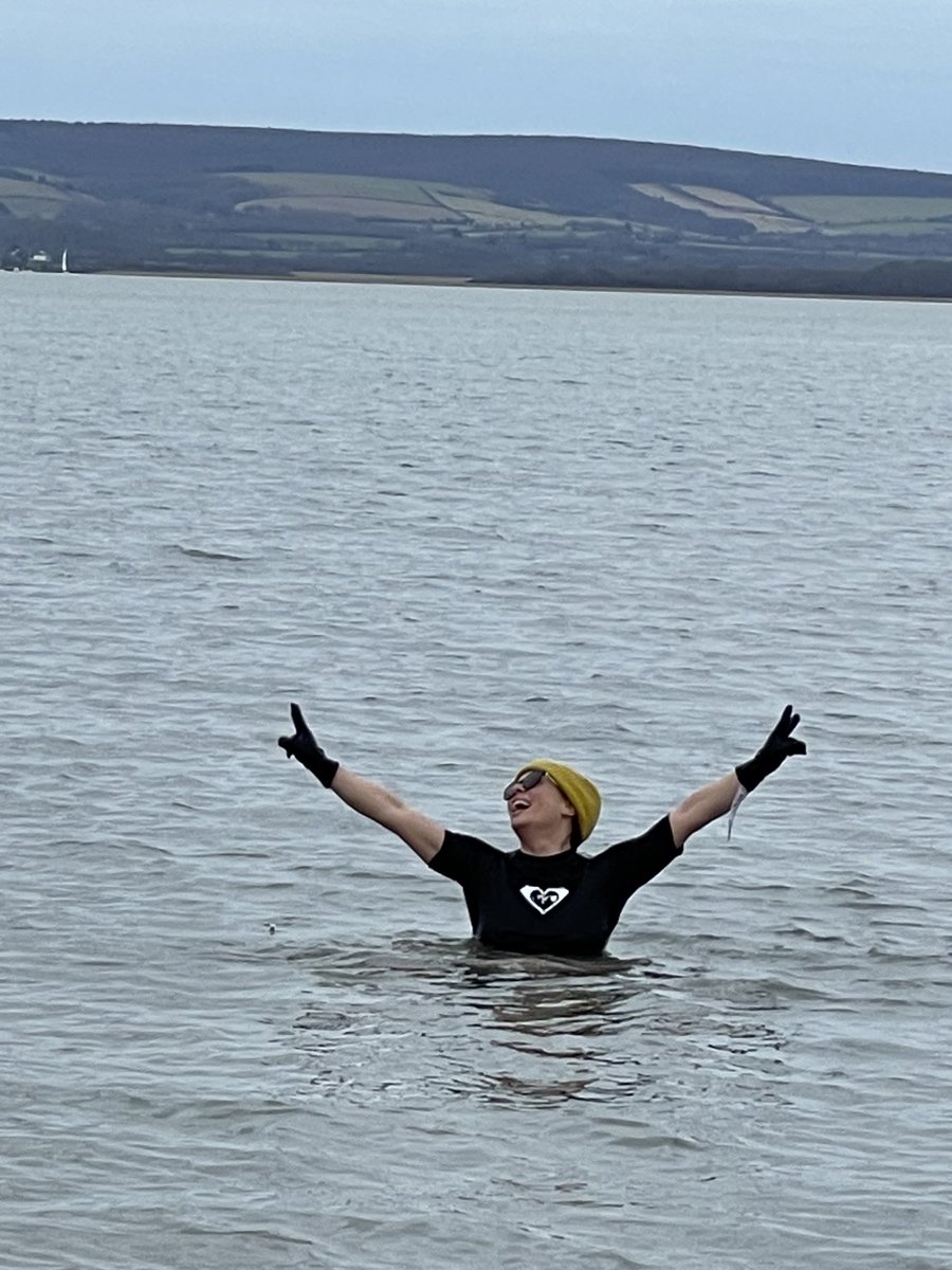 izziebrooks13's tweet photo. Filling up my soul cup #seaswimming #outdoorswimming #wildswimming #happyasapigin https://t.co/0HLoW3N6DE