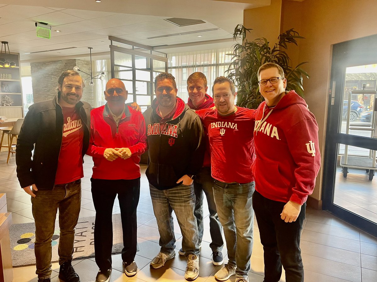 DickieV's tweet photo. This is y my buddy the late gr8 Al McGuire who called me Dixie would say “Dixie u r ALL LOBBY “ I love talking with fans.Hoosier fans just said to me we don’t want to hear if we beat @BoilerBall that it is a MAJOR upset . They said WE R 1 &amp; 1/2pt favs .4pm @espn @ESPNPR https://t.co/rdbshFikmA