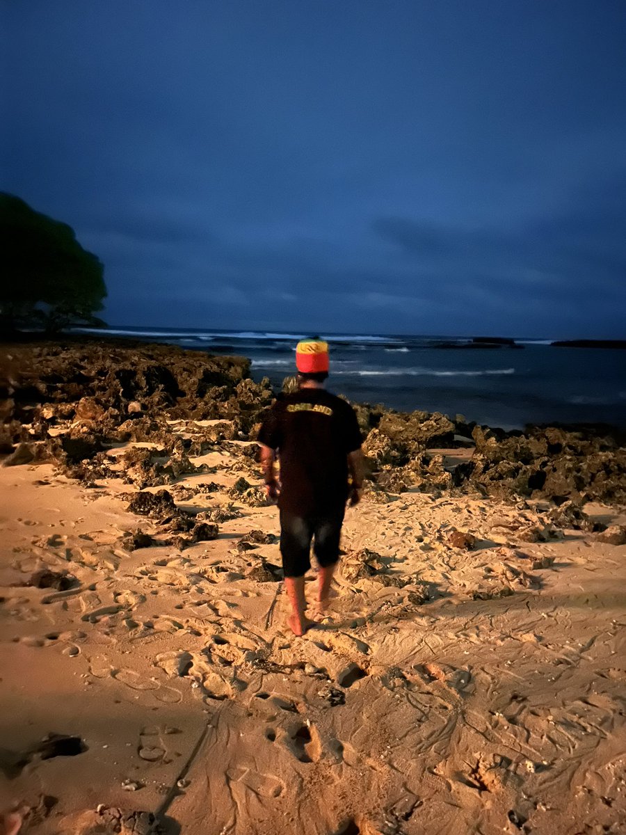 RasCeylon's tweet photo. Iโm performing on NorthShore of Oahu, #Hawaii 2nite longside P.Giddimani, Blakkamoor, Young Shanty & mo๐ฅ๐๏ธ alwayz gr8full 4 the difft places on ๐my music takes me..gettin paid 2 perform here is a nice reward 4 my recent musical worx! #ToSRVThePPL #RasCeylon #ChaliceRow #Mahalo https://t.co/F63RnMIKs5