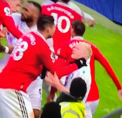 sportbible's tweet photo. 🟥CASEMIRO HAS BEEN SENT OFF FOR UNITED 😱 https://t.co/nivCVjDPzY