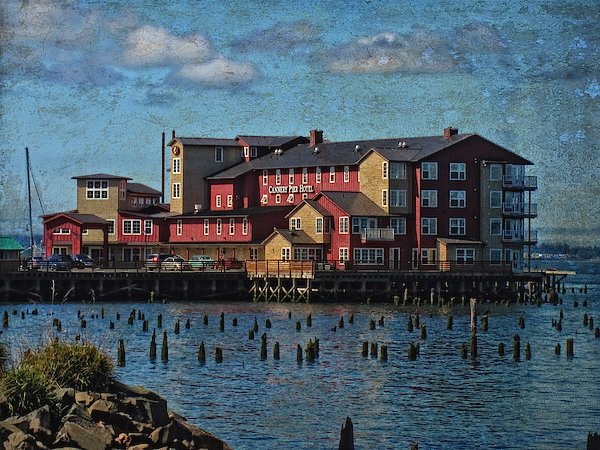 Featured Art For Sale: Cannery Pier Hotel! 1-thom-zehrfeld.pixels.com/featured/canne… #cannerypierhotel #astoriaoregon #wallartforsale #hotelart