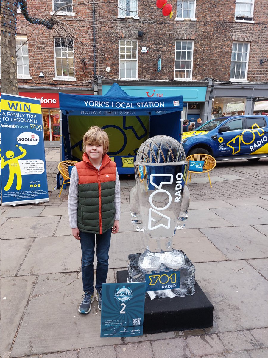 HelenCoupland2's tweet photo. Having fun on the #yorkicetrail today with #icemike from @thisisyo1 ! https://t.co/qgyr6loR2P