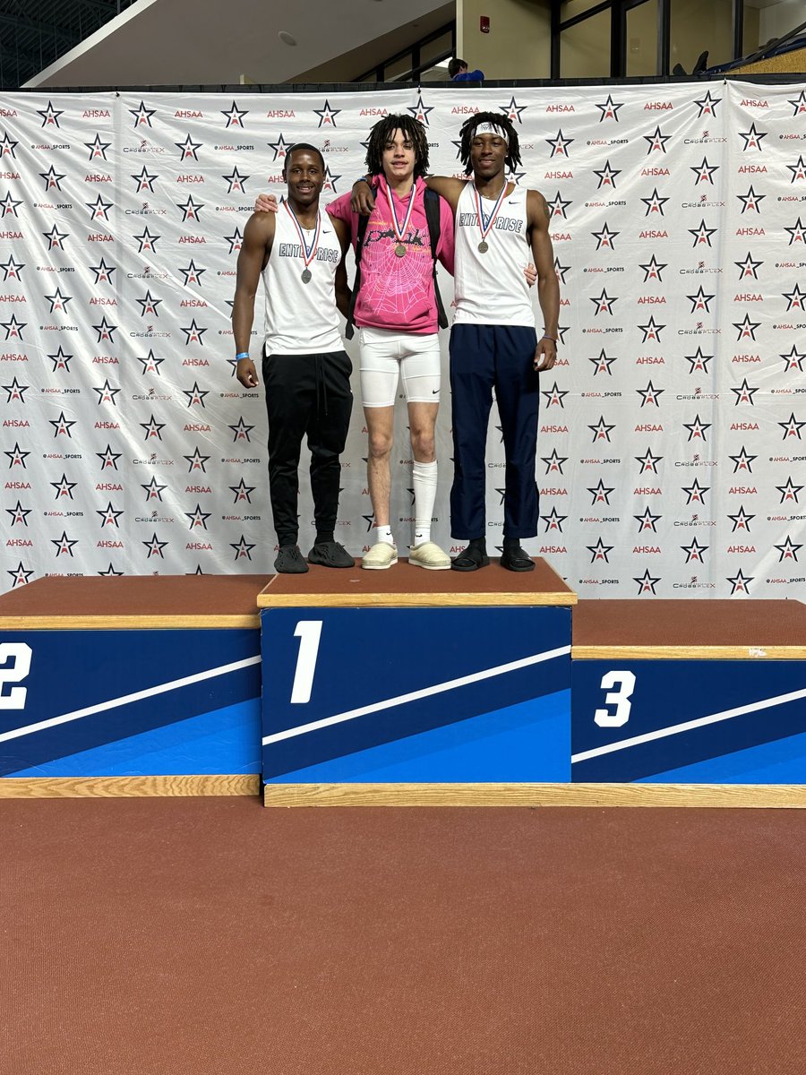 EnterpriseTF's tweet photo. Cats bringing home some hardware! Andrew Purcell 🥈and Courtney Sanders 🥉both PR 6’6 ⁦@EnterpriseHighS⁩ ⁦@CoachFortney⁩ ⁦@CoachKracht⁩  ⁦@WILDCAT__HOOPS⁩ ⁦@RAH_3_HOOPS⁩ ⁦@EHS__Football⁩ https://t.co/D5TFpeSESq