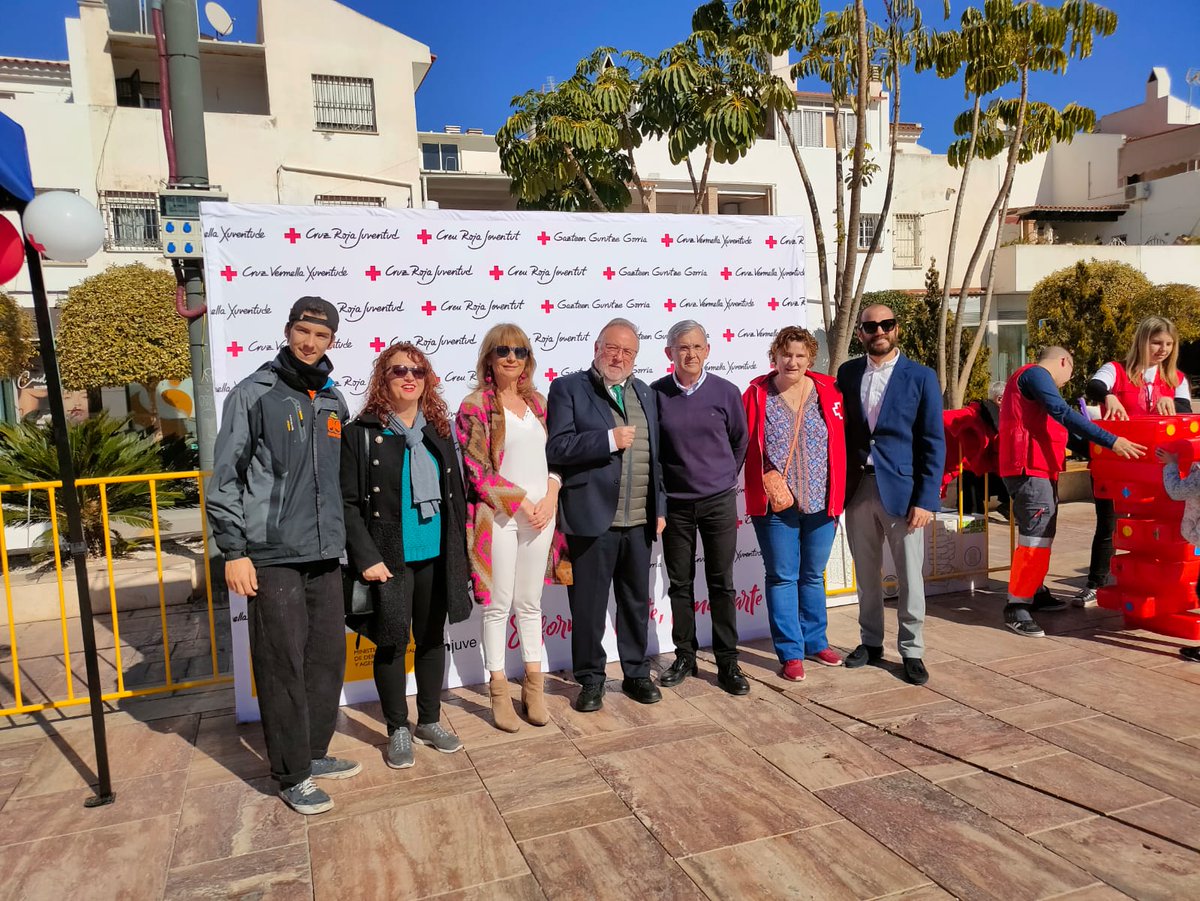 EO,EO Y CRUZ ROJA ORGANIZAN UNA JORNADA POR LA PAZ.

Ambas entidades en armonía han realizado una jornada para resaltar los conflictos bélicos que existen en el mundo con voluntarios de Cruz Roja Española y de la Asociación Eo,Eo.
