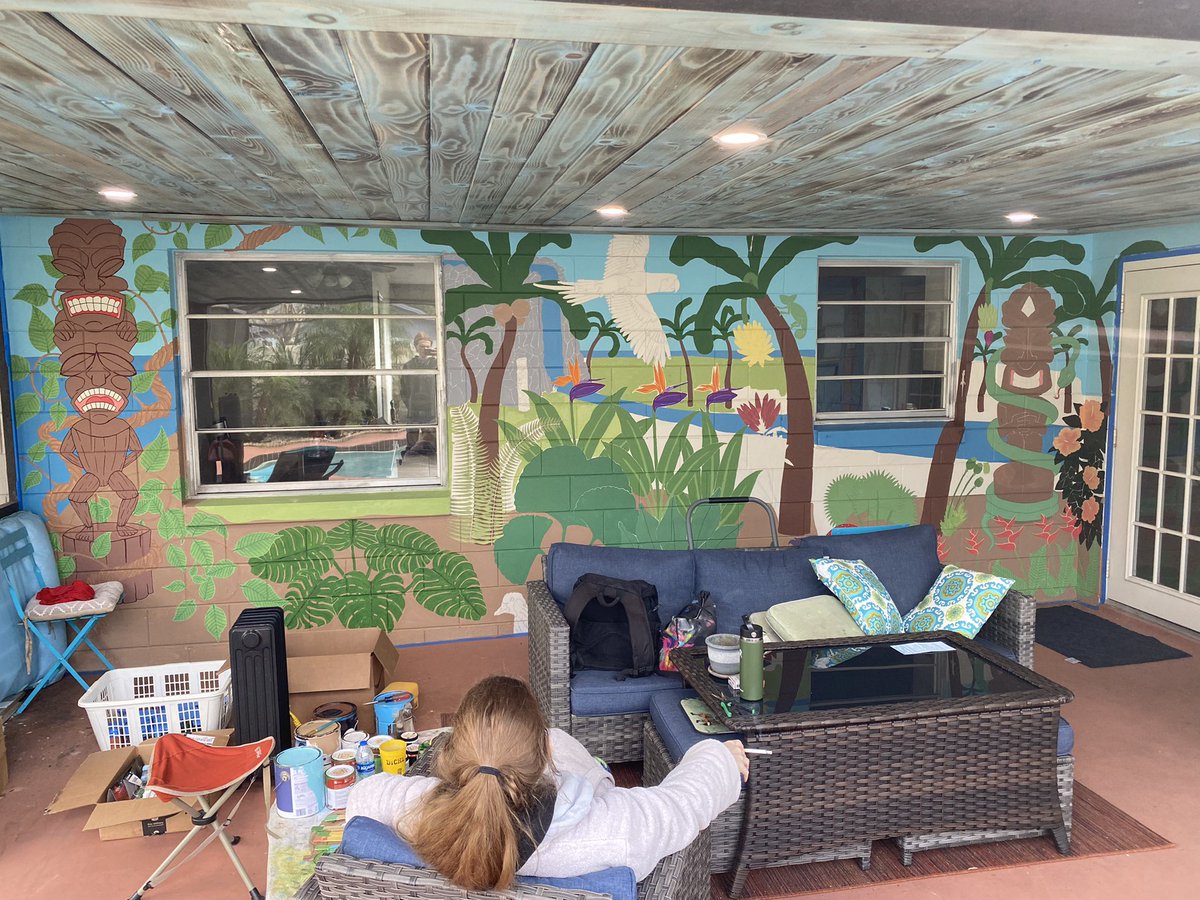 ETArtVisions's tweet photo. #HappySaturday #MuralArts #TropicalScene #ETArtVisions 

Almost done!! Both walls together are going to look so good in this back yard chill spot! https://t.co/iYOehUrDfy