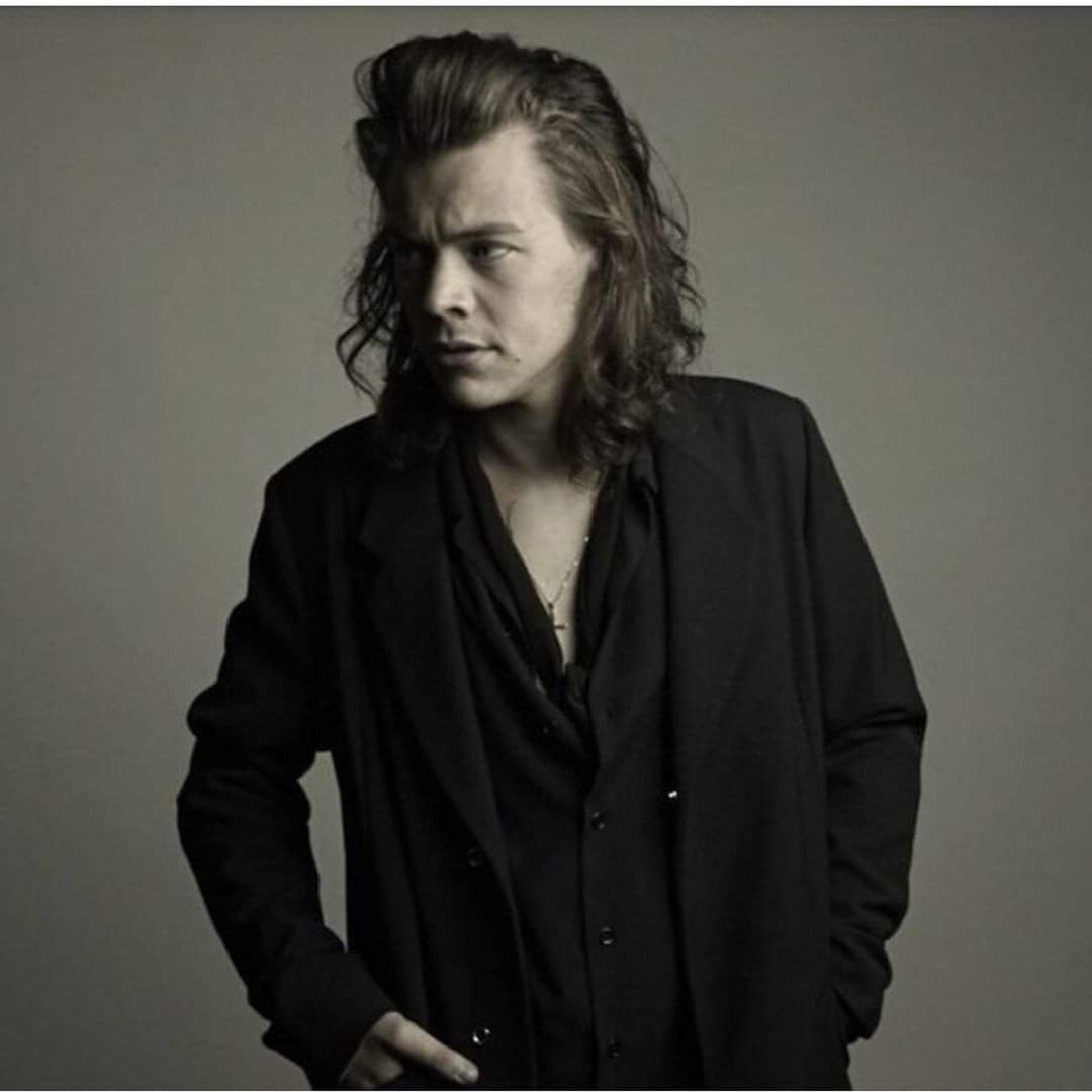 Astroemfics's tweet photo. Larry SMAU! 
Don't forget where you belong 🧭
What would happen if one day, the love of your life suddenly didn't know you existed anymore? 
Is there such a thing as 'soulmates'? https://t.co/v4ZodWQgA5