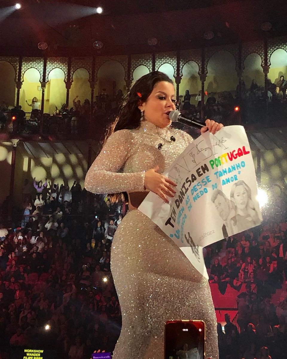 OnlyDanisa's tweet photo. Teve danisa no dvd de Portugal kkk 🥰 
@Maraisa @DaniloGentili 
.
.
Cartaz e video feito por @soulmates_mem e @mini_rosinha :) https://t.co/CVqv8wbqqy