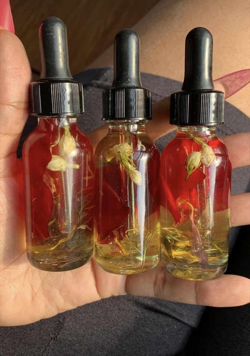 Alizzeeeeee's tweet image. Today is the last day all my products will be 5.55 /7.77 🧚🏾 I’m not having another sale until the end of the year (if i don’t temporarily close for the rest of the year)

SO ENJOY 😊🫶🏾