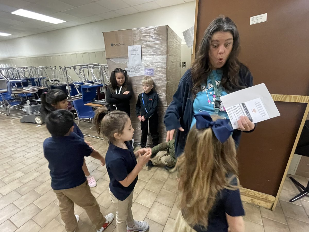 LockeKelly's tweet image. 🤩The Rising Stars, “Range Cheetos,” did an INCREDIBLE job at the Destination Imagination competition today! A special THANK YOU to the one &amp;amp; only @dedelicatovich for being their leader! You are MAGICAL! #northsidepride @mesquiteisdtx @RangeElementary