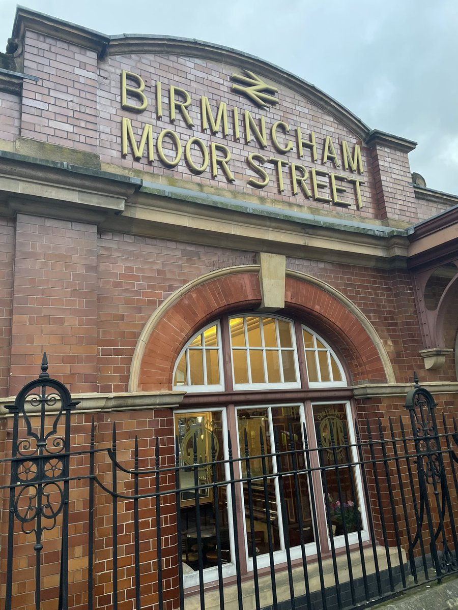 SimonZev's tweet photo. To those who don’t understand:
a) how Curzon Street is almost on top of Moor Street and;
b) how close this is to New Street
Lol
Yes, New Street & this area should have a direct ped connection but they’re almost on top of each other!
#HS2 #HS2IsComing #HighSpeedRail https://t.co/ybQllVgRNk