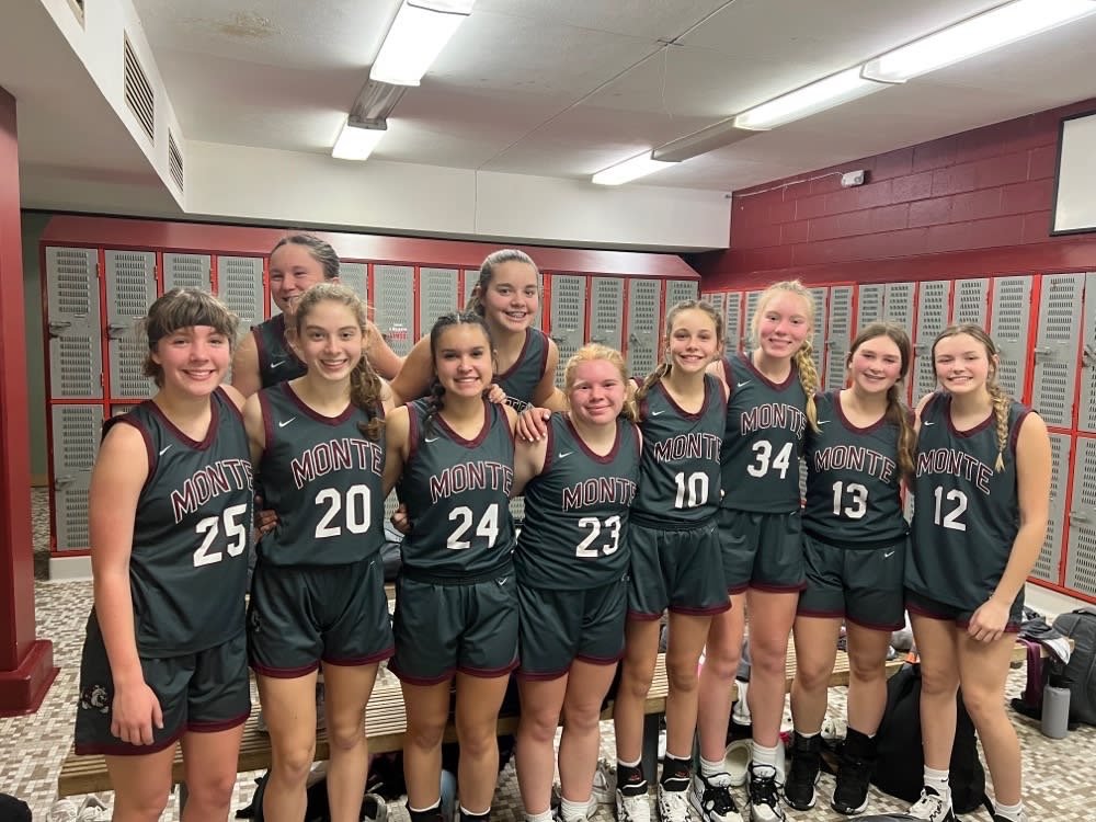 MonteGBB's tweet photo. Shout out to the Monte JV! These Dogs were unbeaten in EvCo 1A League play and were 17-3 on the season. So proud of their effort day in and day out!
#GoDogs https://t.co/j8NBd56R3e