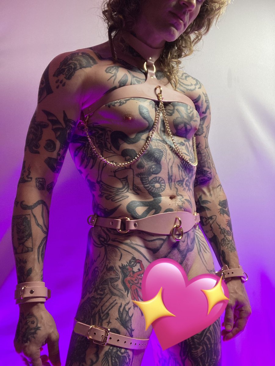 mobshity's tweet photo. 100 RTs and I’ll post it uncensored https://t.co/PXmVXREDTx