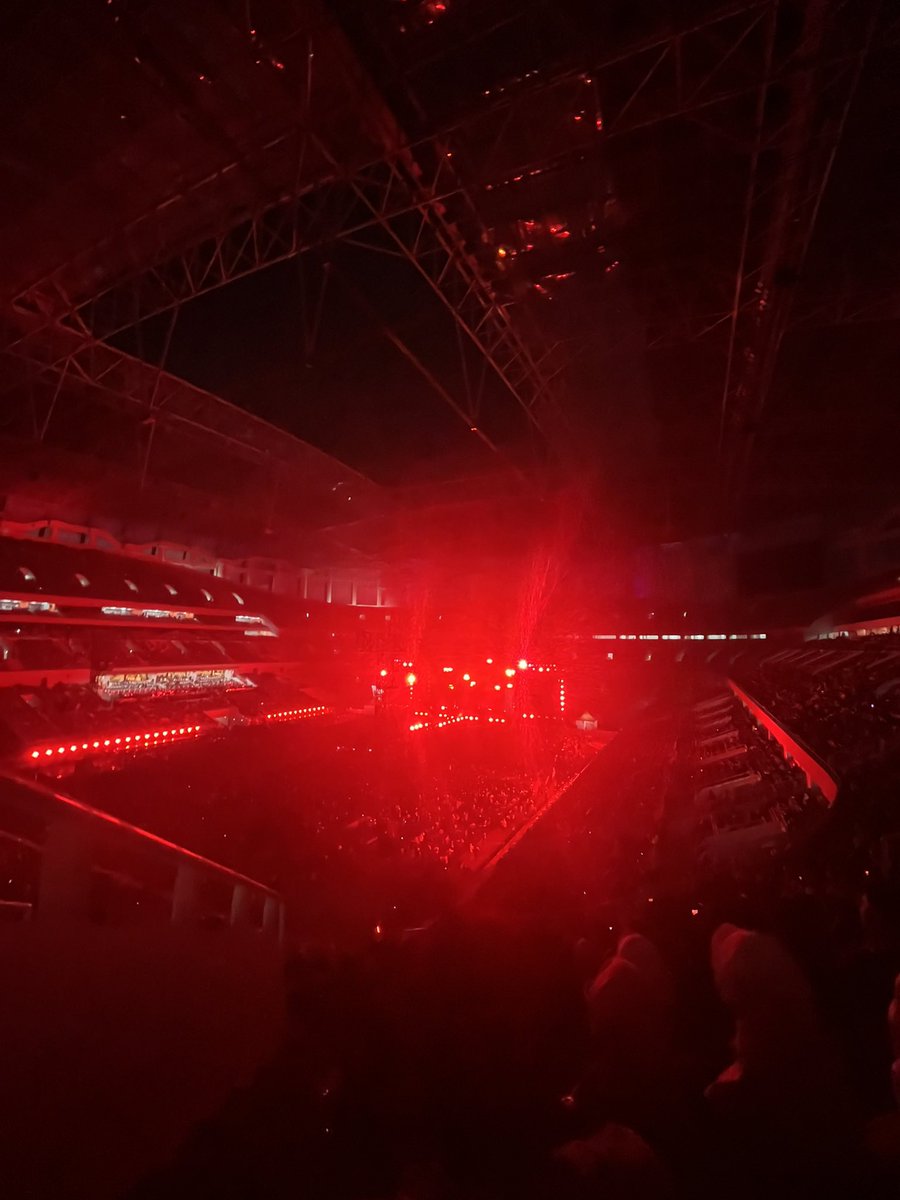 sassacidd's tweet image. Terlepas dari hal buruk apapun dari Konser Dewa 19 ini. Penampilan Ahmad Dhani and the Genk ttp GG.